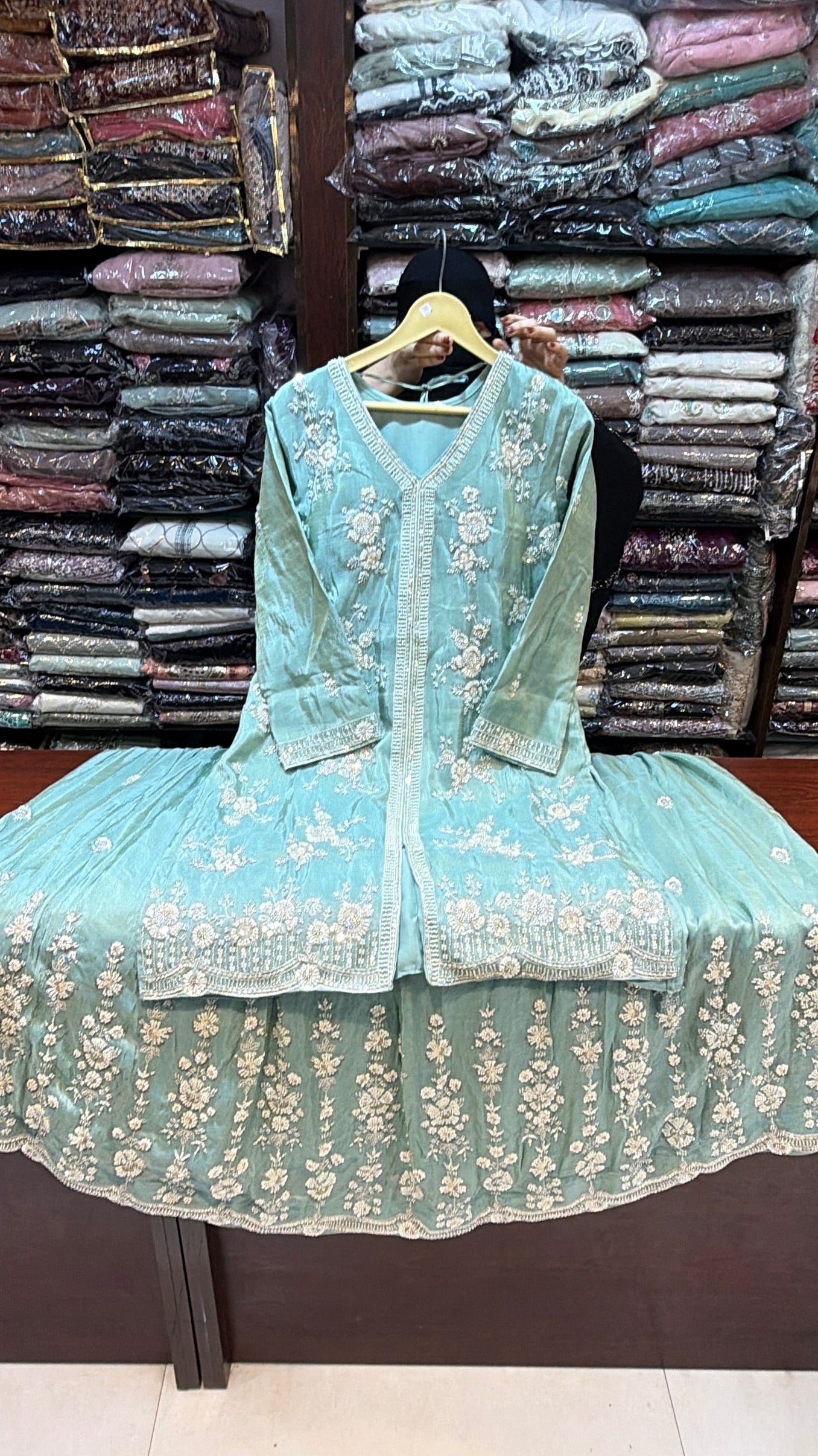 040 Pakistani Lehenga suits