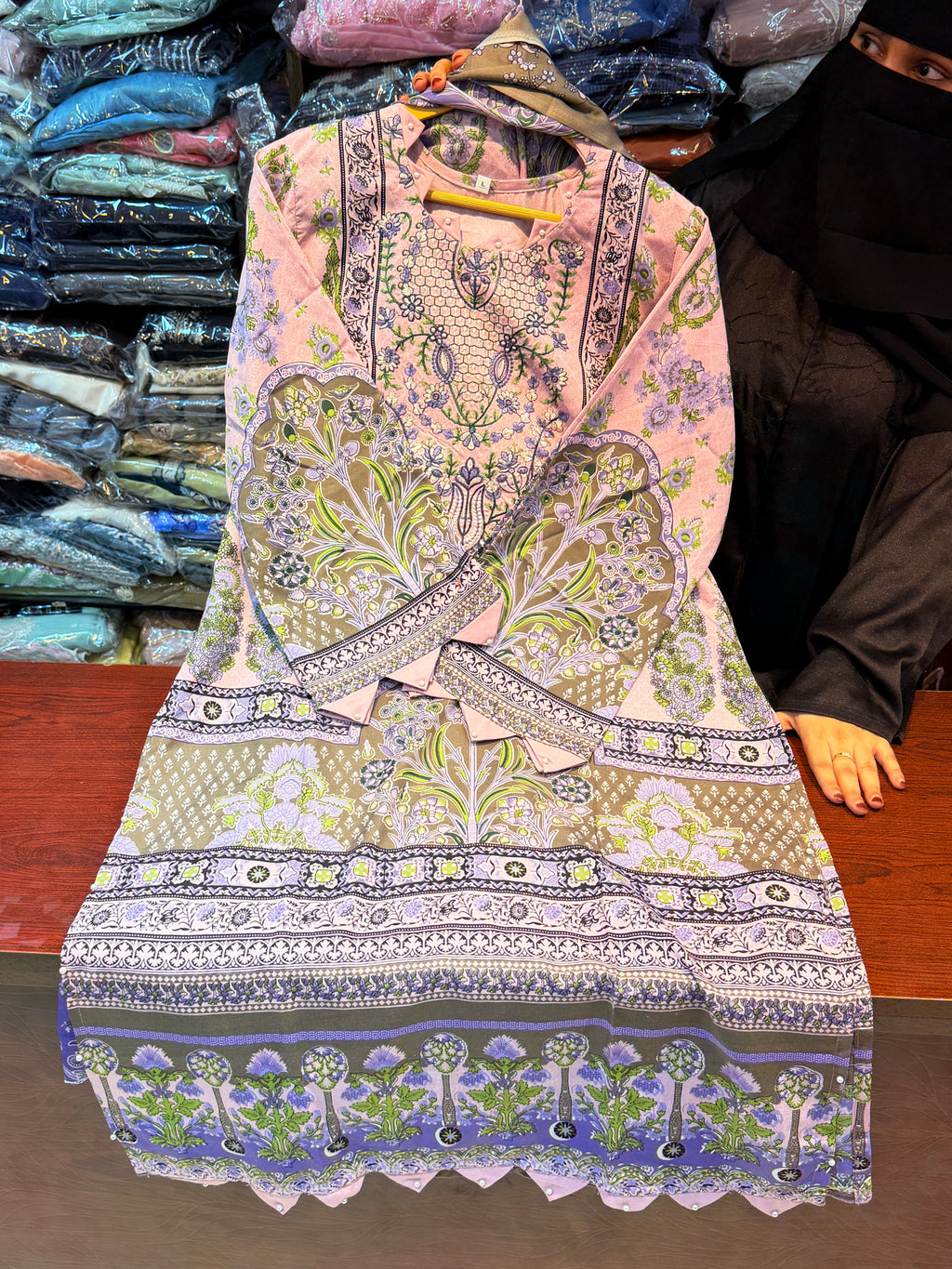 038 Lawn Suits