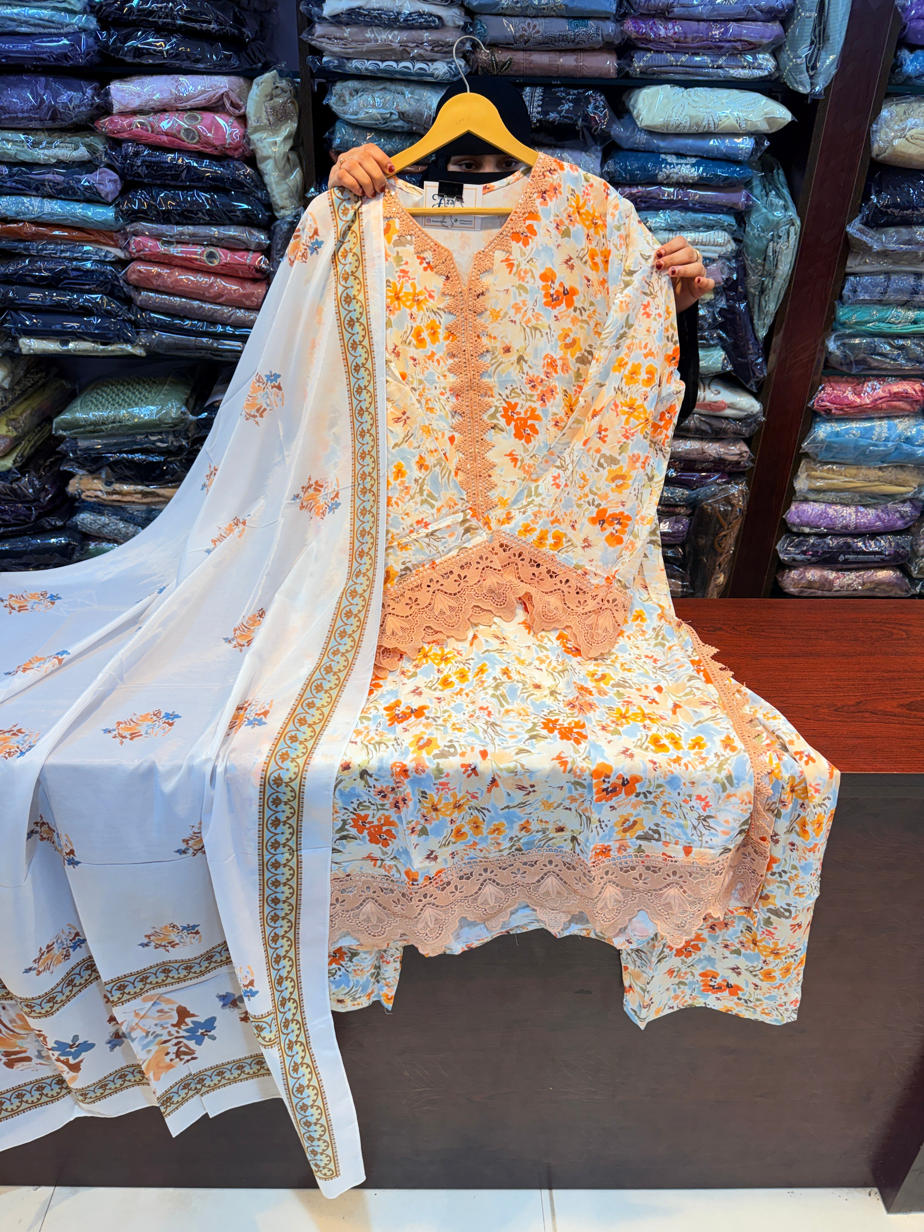 008 Pakistani Modal suits