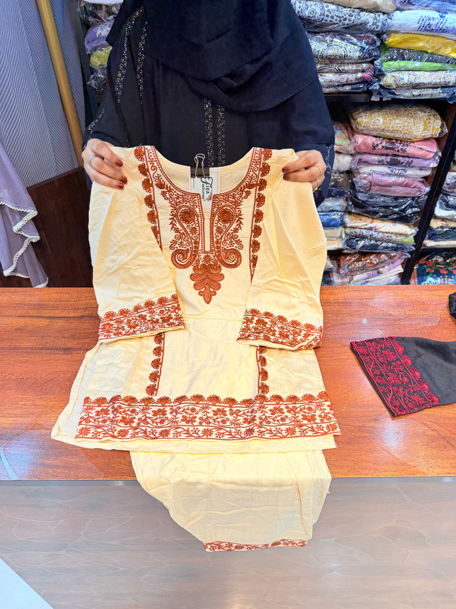 039 Kids Karachi suits