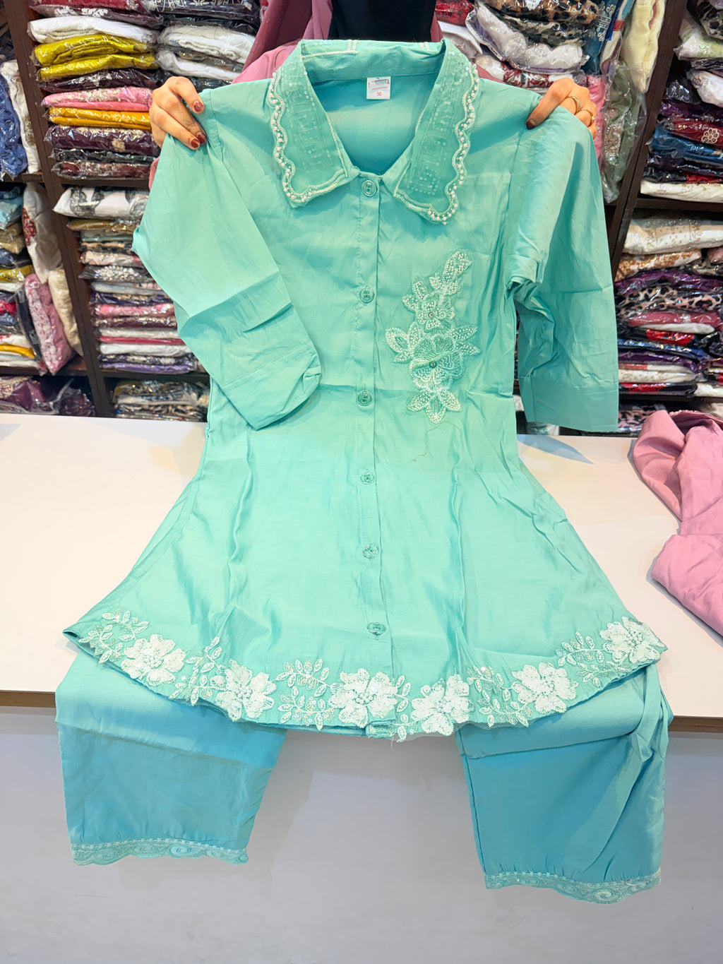 005 Girls wear