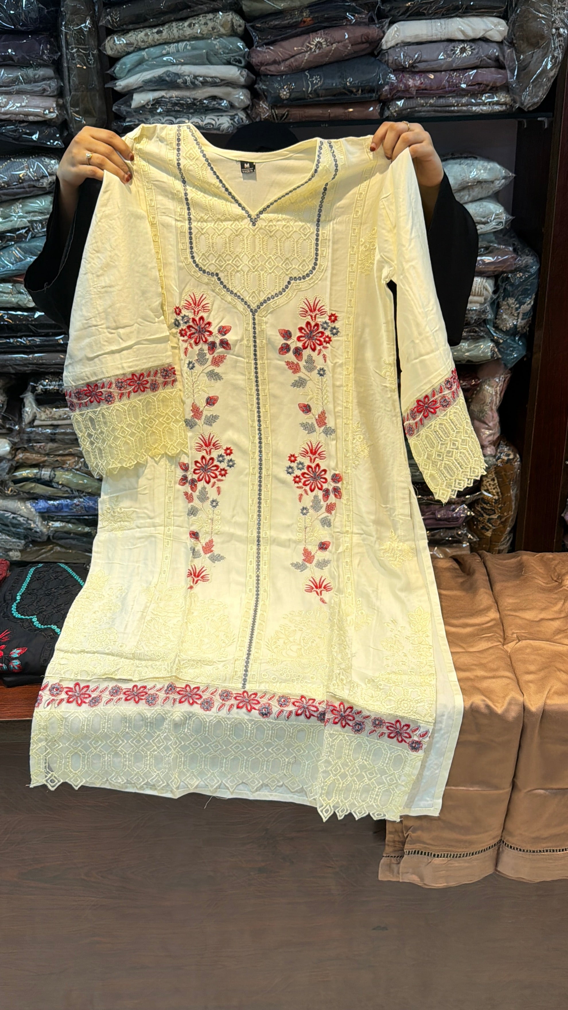 032 Pakistani suits