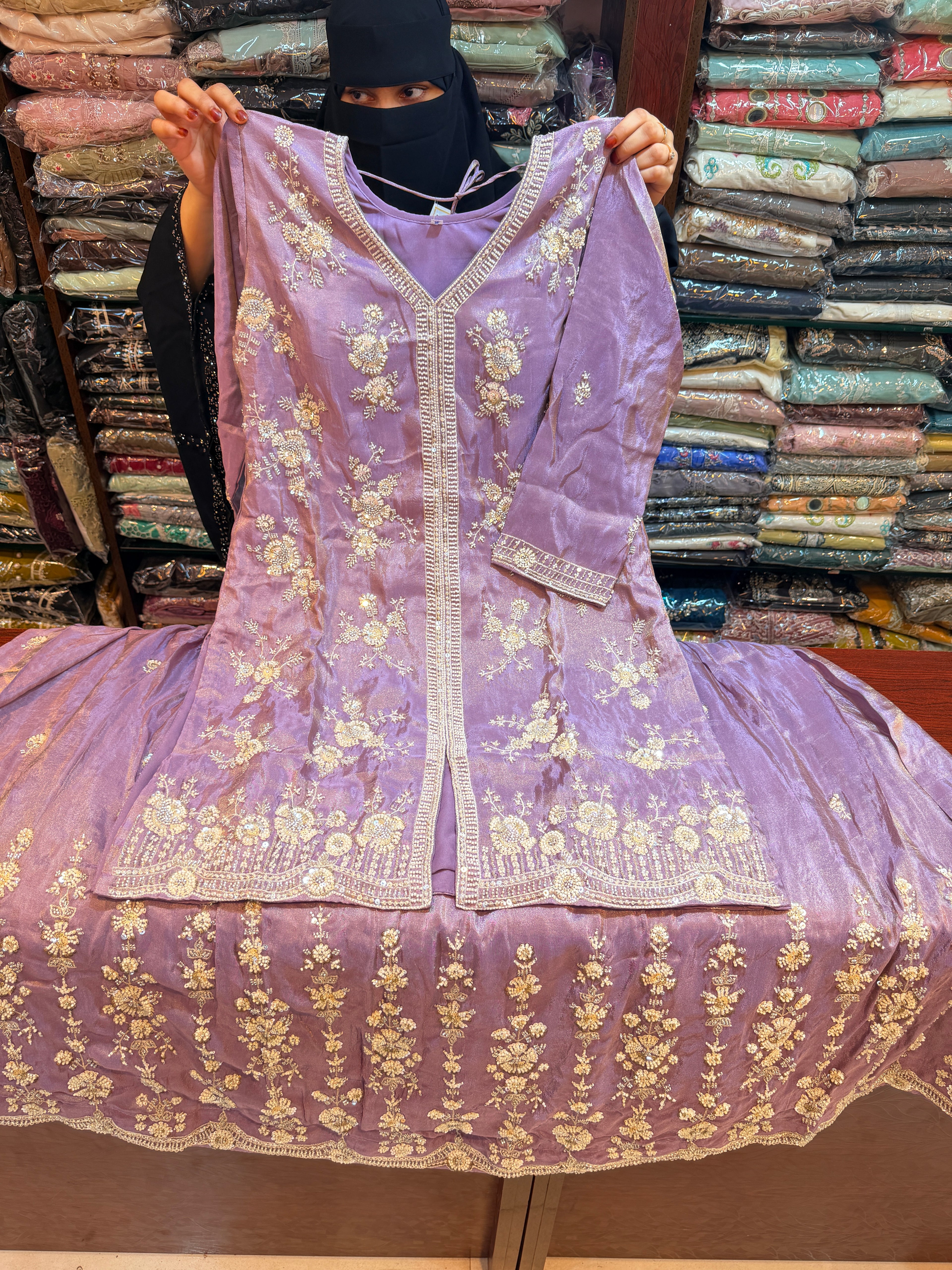 040 Pakistani Lehenga suits